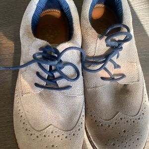 Tan Vince Camuto size youth size 2m in great condition